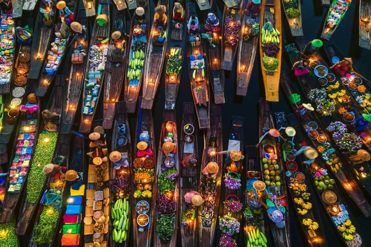 Drijvende markt in Myanmar